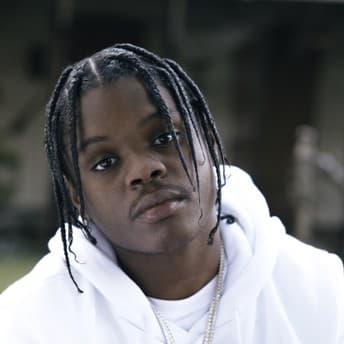 42 Dugg rocks a smiling face in a new prison photo