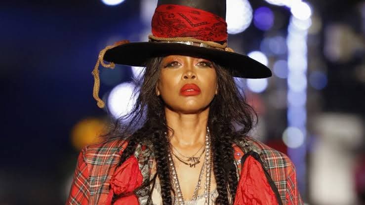 Erykah Badu helps Lauryn Hill celebrate Apple Music’s best album of all time award